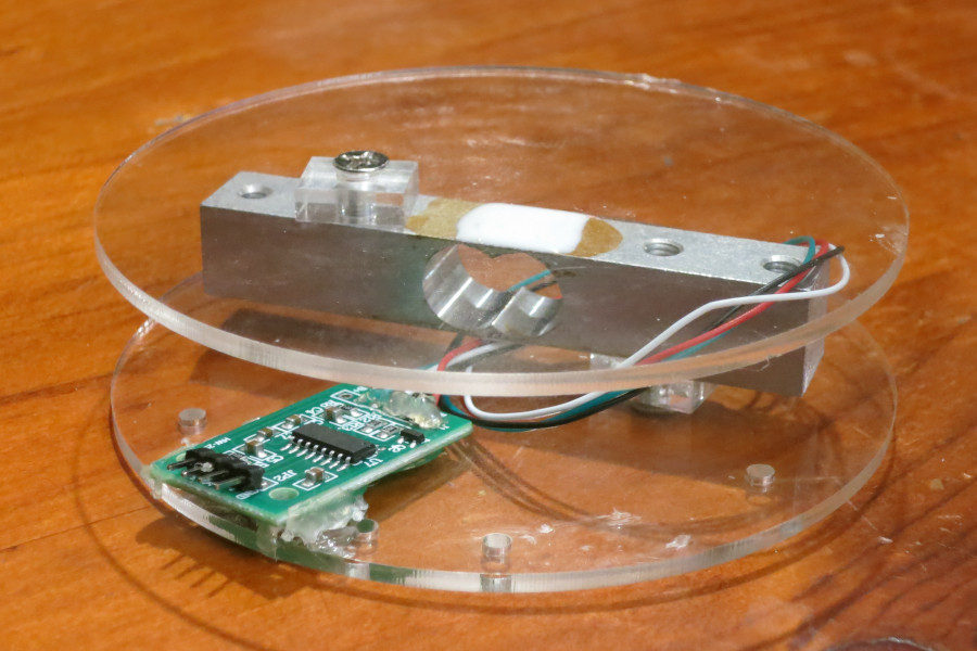 A two-kilogram load cell with amplifier board