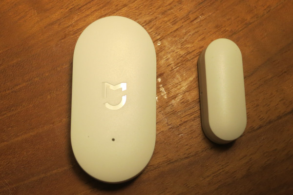 A Xiaomi Mijia contact sensor